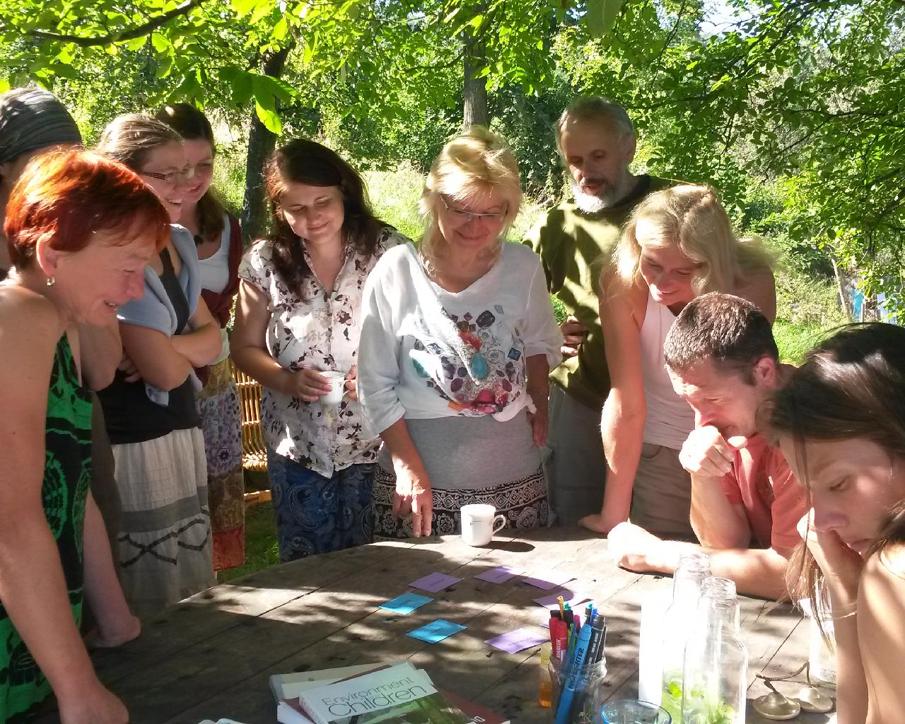 Letní škola permakultury - design jedlé lesní zahrady - učíme se v terénu